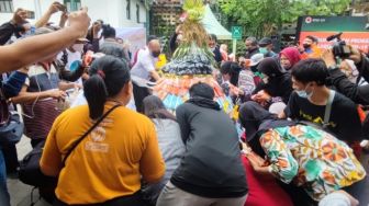 Larung COVID-19, BPBD DIY Sebarkan Gunungan Prokes di Teras Malioboro 1