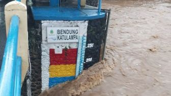 Warga Jakarta Diimbau Waspada Banjir Lagi, Khususnya di Bantaran Sungai Ciliwung, Bendung Katulampa Siaga 3