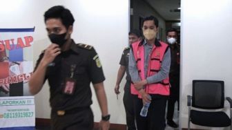 Kejati Sulsel Tahan Tersangka Korupsi Dana Perbankan di Kota Makassar