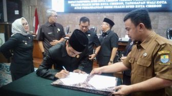 Rapat Paripurna DPRD Setujui Tiga Raperda Inisiatif Pemkot Cirebon