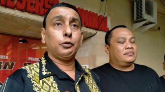 Suporter Arema FC Marah lalu Lapor Polisi Sebab Ade Armando Seolah Sebut Aremania Preman dan Sok Jagoan