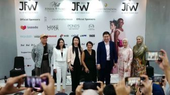 Mazda Indonesia Menjadi Official Car Jakarta Fashion Week 2023, Berikan Experience Berkelas untuk Para Fashionista