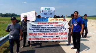 Ganti Rugi Belum Dibayarkan, Warga Terdampak Tol Serang-Panimbang Kembali Demo