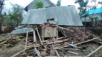 Puting Beliung Sapu Permukiman Warga Banyuwangi, Puluhan Rumah Rusak