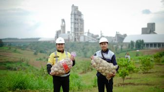 Manfaatkan Lahan Semen Gresik Seluas 119,25 Hektar, Petani SGSP Hasilkan Rp1520 Juta Per Tahun