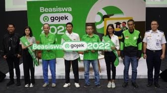 Gojek Kuliahkan 21 Anak Mitra Driver Hingga Lulus di Politeknik Negeri Unggulan