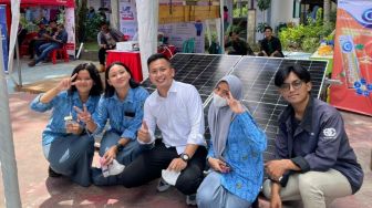 Dukung Transisi Green Energy, Pertamina Kenalkan Solar Panel pada Siswa SMA Balikpapan