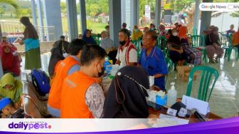 Antusiasme Ratusan Masyarakat desa Dero Cek Kesehatan Gratis