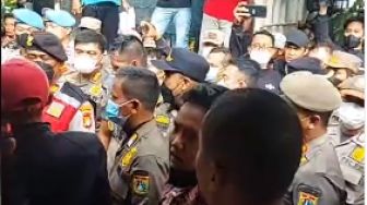 Rumahnya Digeruduk hingga Diusir Paksa Satpol PP, Wanda Hamidah Murka ke Anies: Anda Gubernur Zalim!