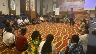 Kemendagri Gandeng Stafsus Presiden RI Latih Ratusan Pemuda Papua Bangun Indonesia