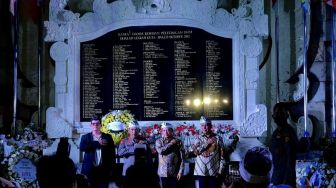 Densus 88, Pejabat Dan Keluarga Korban Bom Bali Nyalakan Lilin Pukul 23.00 WITA