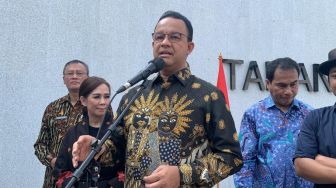 Atap Bocor Saat Anies Resmikan Halte Transjakarta Bundaran HI: Bersyukur Hujan Deras, Bisa Dikoreksi