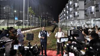 Gubernur DKI Jakarta Anies Baswedan telah meresmikan Kampung Susun Bayam, di Jakarta Utara, pada Rabu (12/10/2022) malam. Bangunan rumah vertikal itu persis bersebelahan dengan Jakarta International Stadium (JIS). (Foto istimewa/instagram @aniesbaswedan)