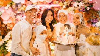 7 Potret Seleb Rayakan Ultah ke-30, Pevita Pearce Foto Ulang Tahun Jadi Perhatian