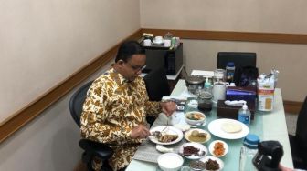 Dulu Tak Mau Berbagi Agenda, Jelang Lengser dan Jadi Bacapres Anies Makan Siang Saja Undang Wartawan