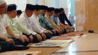 Salat Jumat Terakhir di Masjid yang Dibangun Ahok, Anies: Mengesankan