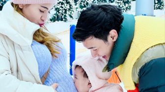 10 Potret Baby Bump Felicya Angelista, Tetap Sibuk Urus Bisnis Skincare