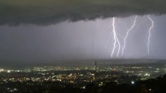 Awas Hujan Petir! Berikut Prakiraan Cuaca Wilayah Gadog Puncak