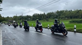 Adira Finance Ajak Puluhan Riders Sambangi Desa Wisata Ramah Berkendara