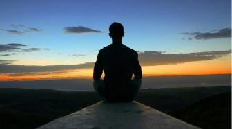 Memahami Apa Itu Meditasi Zazen, Manfaat bagi Kesehatan, dan Praktiknya