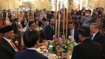 Duduk Bareng Diapit SBY, Surya Paloh hingga JK di Acara Pernikahan Putri Sekjen PKS, Terbongkar Isi Obrolan Anies