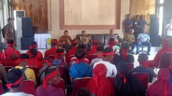 Eksplorasi Terus Jalan, Ini Janji Bupati SBT Saat Didatangi Warga Bati