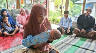 7 Pertanyaan yang Biasa Diajukan Ketika Menjenguk Bayi Baru Lahir