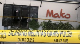 Penampakan Mako Cafe Pasca Bentrokan Ormas, Kaca Pecah hingga Kursi Patah