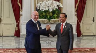 Presiden Jokowi Sambut Presiden FIFA Gianni Infantino di Istana Merdeka