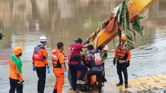 Viral Kabar Mahasiswi IPB Yang Terseret Banjir di Bogor Ditemukan Ternyata Hoaks, Tim Gabungan Masih Lakukan Pencarian