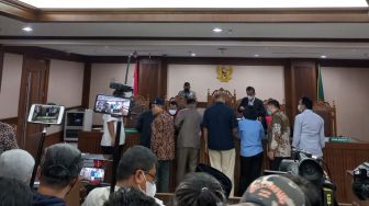 Perjalanan Bambang Tri Gugat Ijazah Palsu Jokowi, Akhirnya Berhenti Usai Jadi Tersangka
