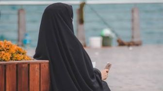 Amalan Wanita Muslimah yang Bisa Bikin Aura Wajah Bercahaya