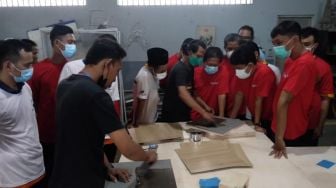 Beri Pembekalan, Rutan Kelas II A Yogyakarta Gelar Pelatihan Pembuatan Furniture untuk Warga Binaan