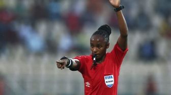 Profil Salima Mukansanga, Wasit Perempuan yang Akan Bertugas di Piala Dunia 2022