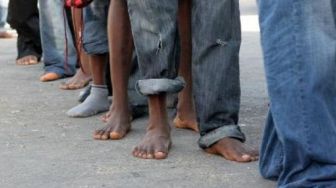 Astaga! 92 Orang Imigran Ditemukan Telanjang dan Tubuh Penuh Memar