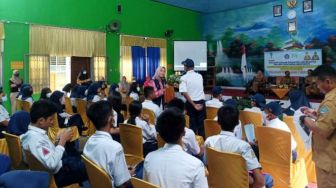 SMPN 9 Kendari Cegah Siswa Jadi Pelaku Cyberbullying