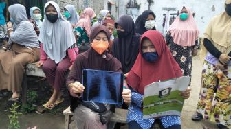 Warga Kesuren Kota Serang Keluhkan Bau Limbah Oli