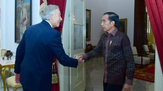 Presiden Joko Widodo atau Jokowi menerima Dewan Penasihat Ibu Kota Nusantara (IKN) Tony Blair di Istana Merdeka, Jakarta pada Rabu (19/10/2022). [Foto: Muchlis Jr - Biro Pers Sekretariat Presiden]