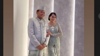 Sule dan Memes Tampil Mesra dengan Gaun Pengantin: Nikah Beneran?