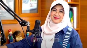 'Satu-satunya Orang yang Mampu Caci Maki Presiden' Dokter Tifa Sanjung Megawati di Acara HUT ke-50 PDIP