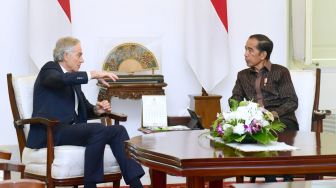 Presiden Joko Widodo atau Jokowi menerima Dewan Penasihat Ibu Kota Nusantara (IKN) Tony Blair di Istana Merdeka, Jakarta pada Rabu (19/10/2022). [Foto: Muchlis Jr - Biro Pers Sekretariat Presiden]