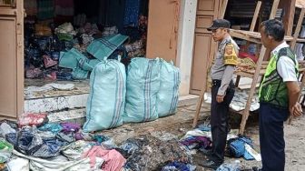 Satu Kios di Blok A Terbakar, Pedagang Pasar Sandang Tegalgubug Panik