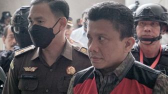 Dengarkan Tanggapan Jaksa, Ferdy Sambo Kembali Jalani Sidang Pakai Batik