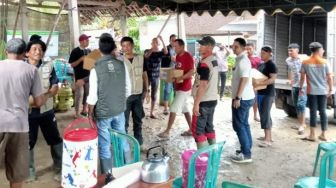 Pekerja BRI Turun Langsung Salurkan Bantuan untuk Korban Banjir di Jatim