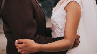 Viral Pasangan Beda 20 Tahun "Istriku adalah Guruku", Warganet: Mungkin Jodohku Belum Lahir