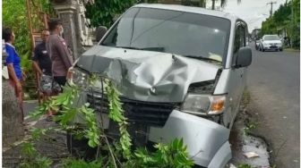 Mobil APV Tabrak Pejalan Kaki Dan Anak 5 Tahun di Tabanan Hingga Tewas