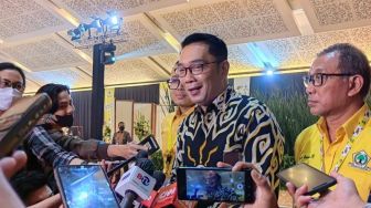 Ridwan Kamil Pakai Baju Nuansa Kuning, Sinyal Akan Dimajukan Capres Oleh Golkar? Pengamat: Tidak Mungkin