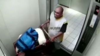 Rudolf Terlihat Blingsatan di Lift saat Korban Masih Hidup, Netizen: Kayaknya Emang Kurang 1 Ons