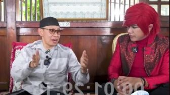 Awas! Salah Tafsir Al Quran Bisa Jadi KDRT, Buya Yahya: Laki-laki Baik itu Tidak akan Pernah Memukul Istrinya