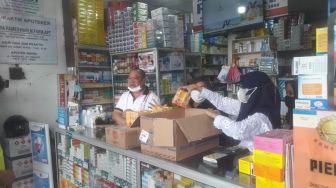 Sidak Apotek, Polisi Masih Temukan Obat Sirup Dilarang Beredar di Kota Padang